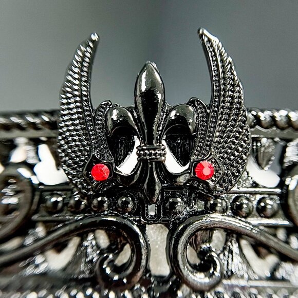 Black and Red Skull Crown - Picture 4 of 9